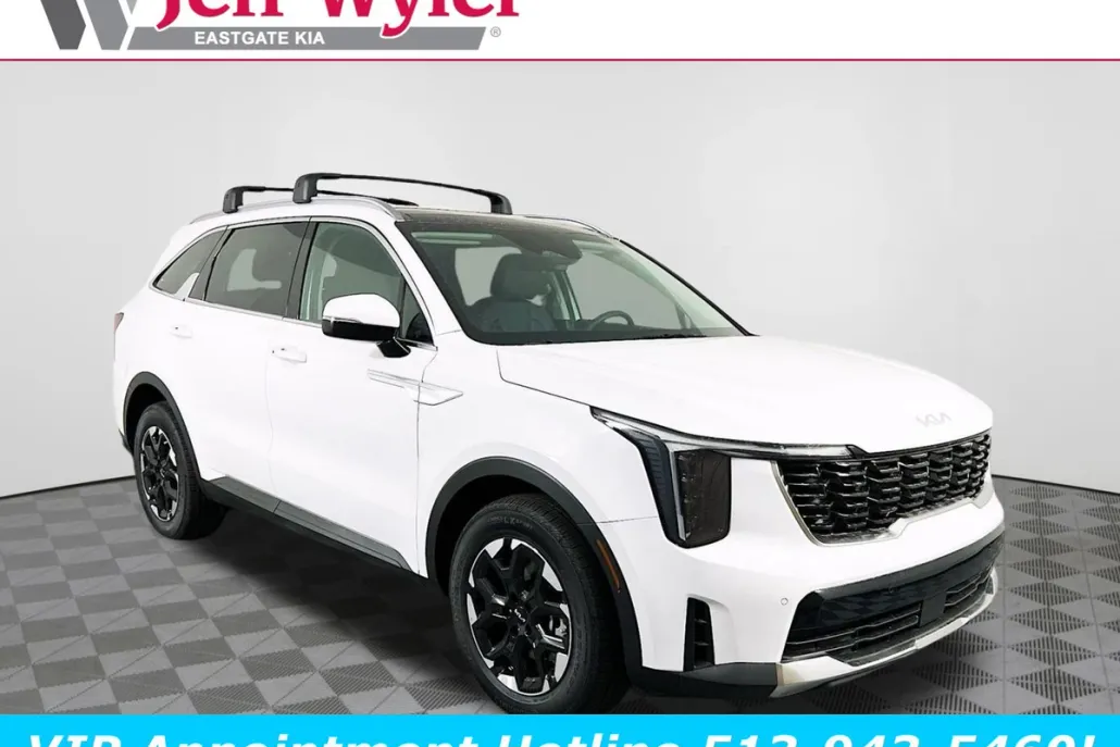 2025 Kia Sorento S photo 1