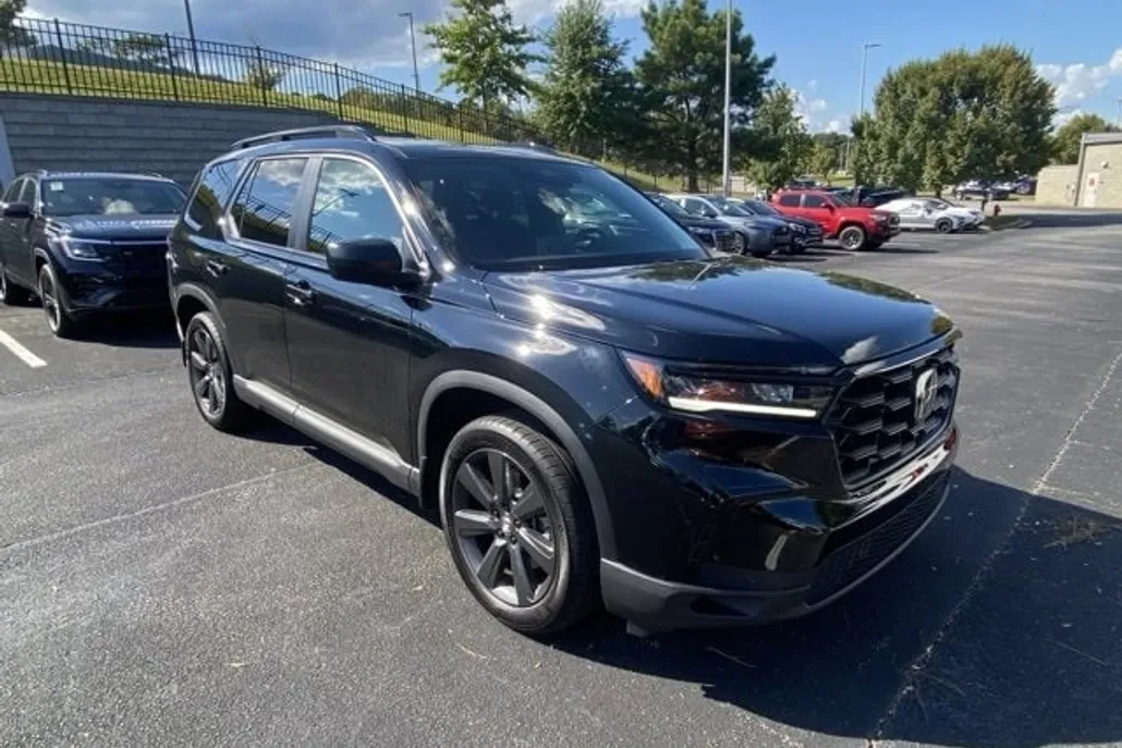 2025 Honda Pilot Sport photo 1