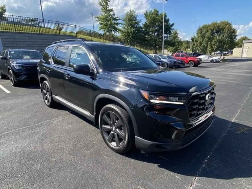 2025 Honda Pilot Sport photo 1