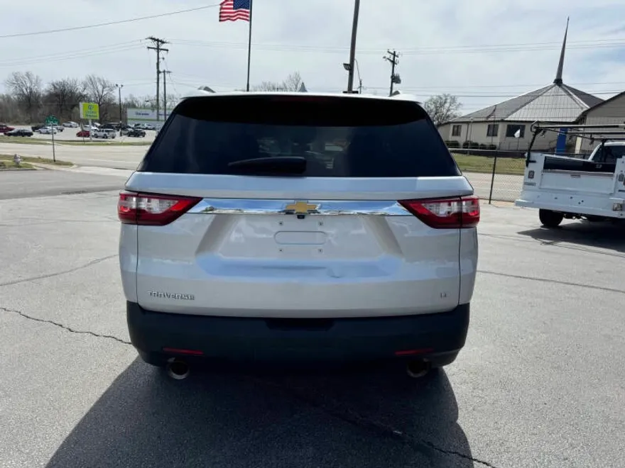 2021 Chevrolet Traverse Cloth photo 1