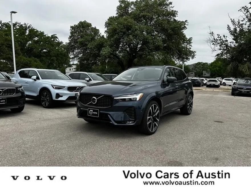 2025 Volvo XC60 B5 photo 1