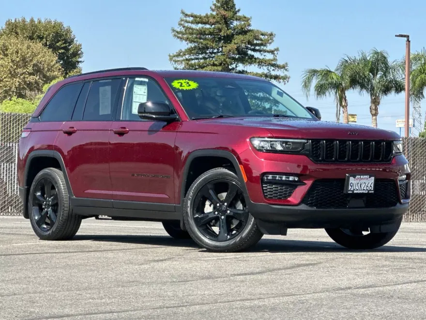 2023 Jeep Grand Cherokee Limited photo 1