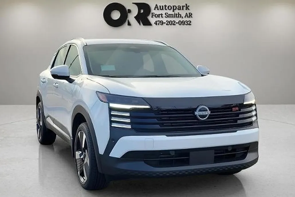 2025 Nissan Kicks SR photo 1
