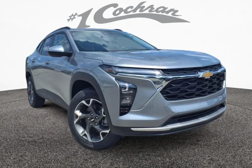2025 Chevrolet Trax LT photo 1