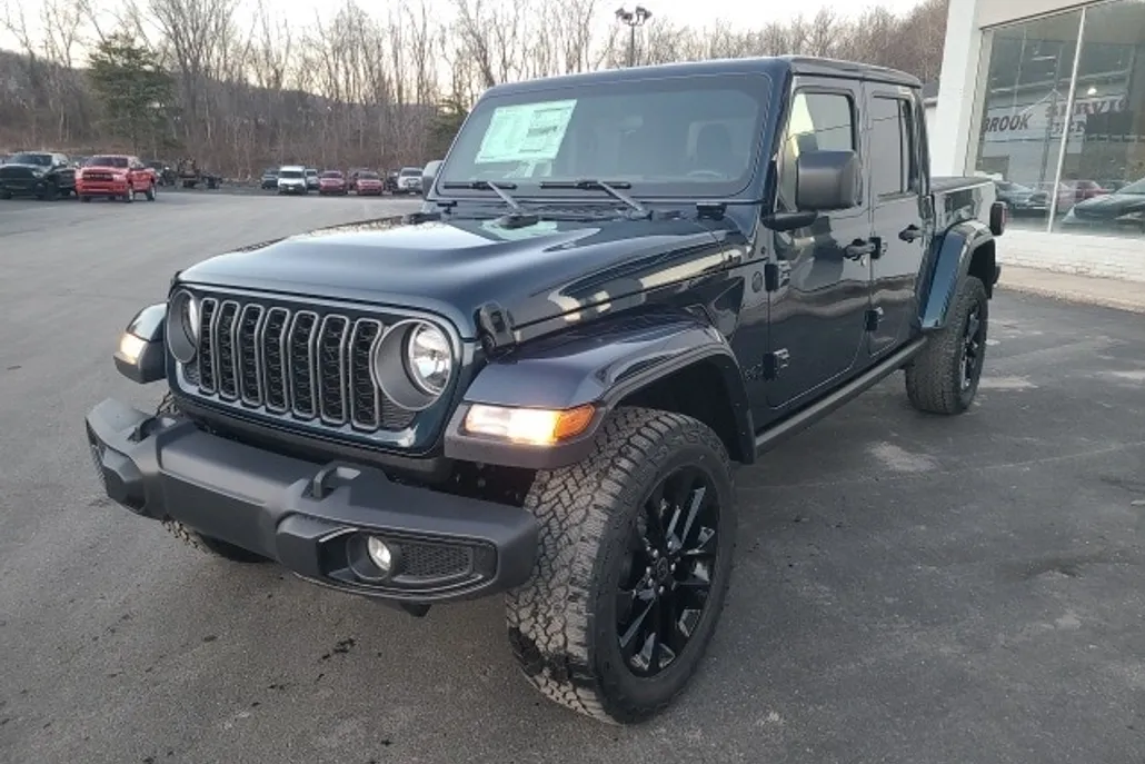 2025 Jeep Gladiator Sport photo 1