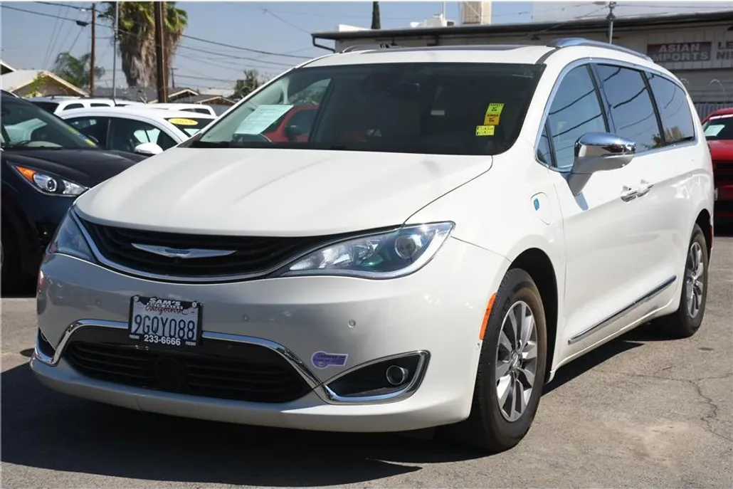 2019 Chrysler Pacifica Hybrid Limited photo 1