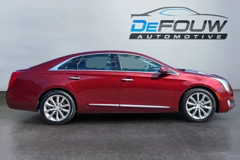 2017 Cadillac XTS Luxury photo 1