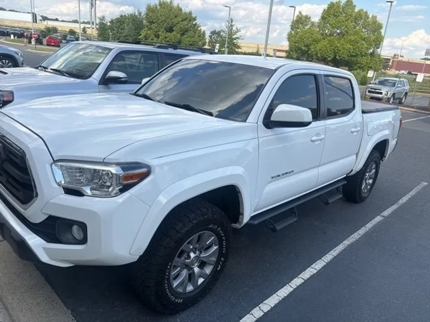 2019 Toyota Tacoma SR5 V6 photo 1