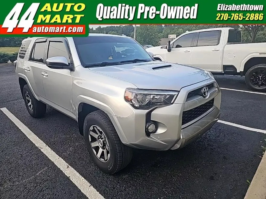 2018 Toyota 4Runner SR5 photo 1
