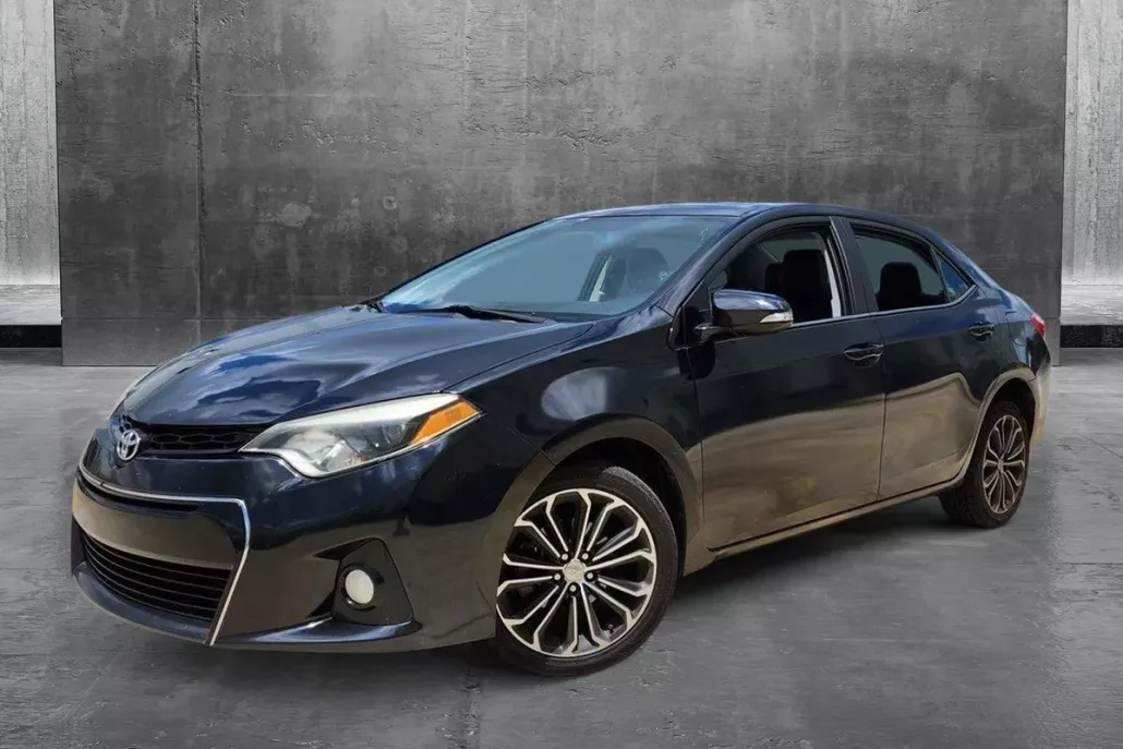 2014 Toyota Corolla Plus photo 1