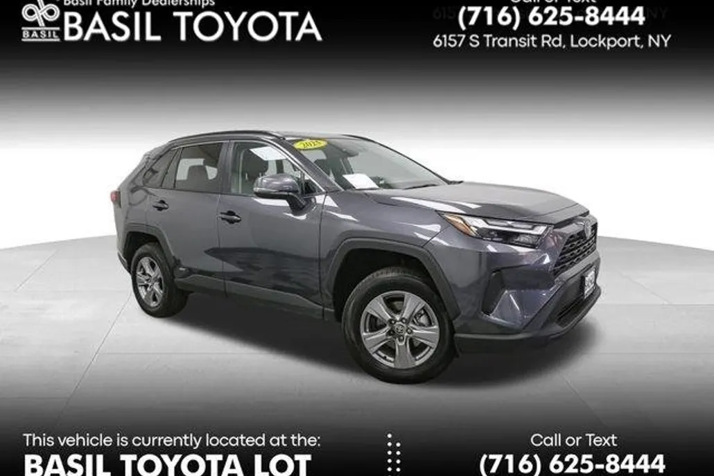 2025 Toyota RAV4 Hybrid XLE photo 1