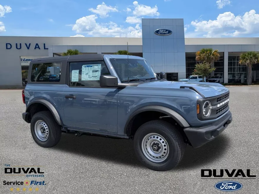 2025 Ford Bronco Base photo 1