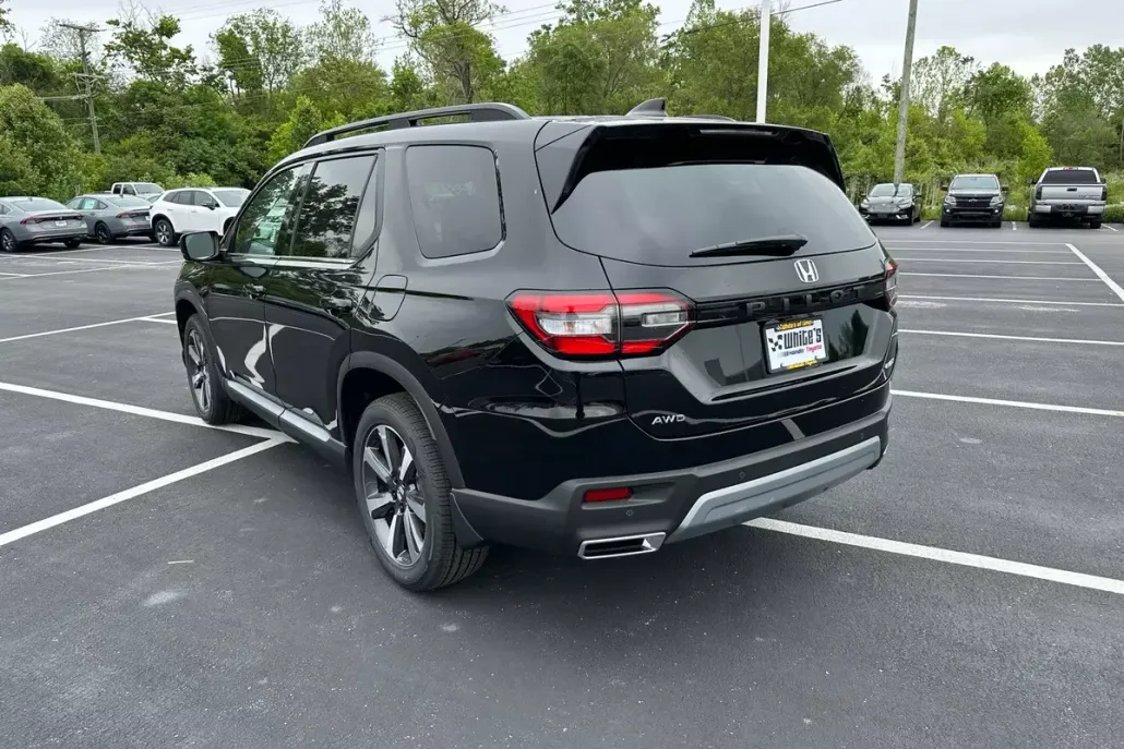2025 Honda Pilot Elite photo 1
