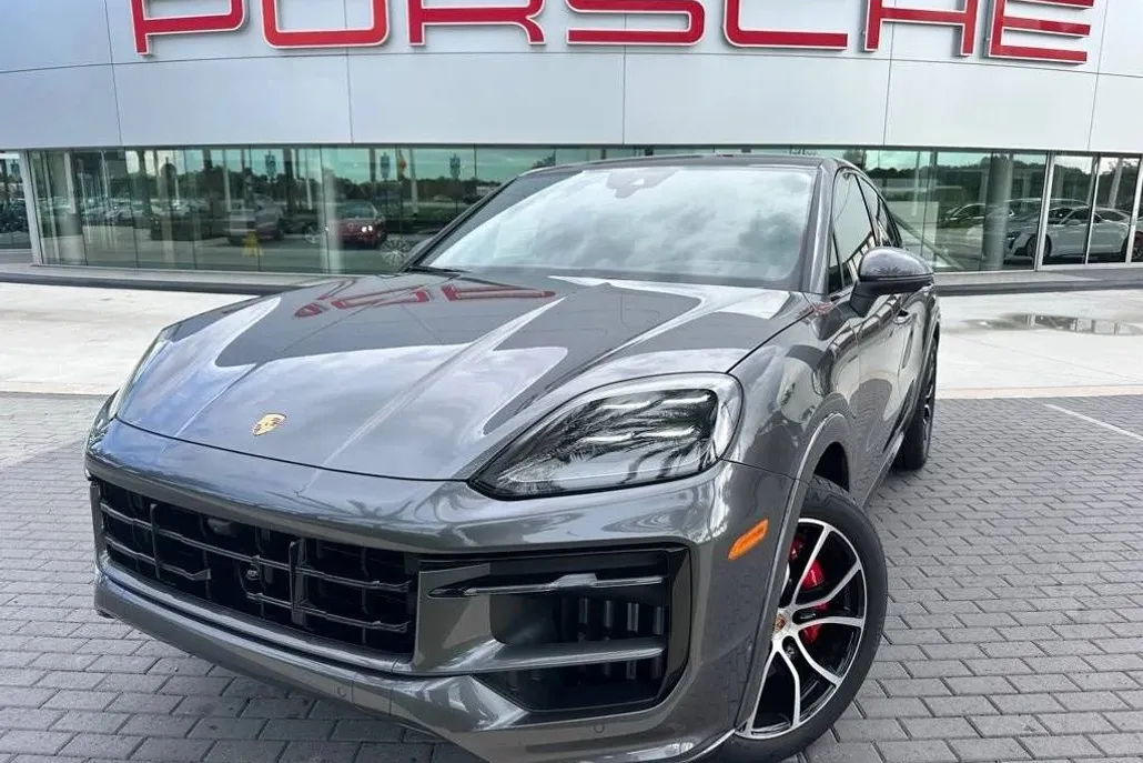 2026 Porsche Cayenne S Coupe photo 1
