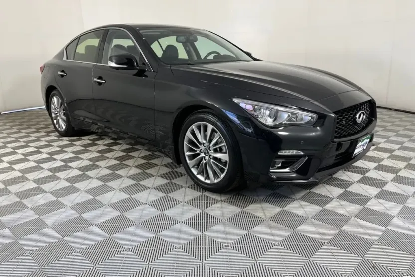 2023 Infiniti Q50 LUXE photo 1