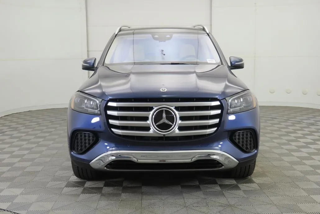 2026 Mercedes Benz GLS 450 4MATIC photo 1