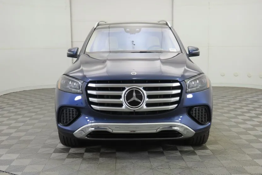 2026 Mercedes Benz GLS 450 4MATIC photo 1