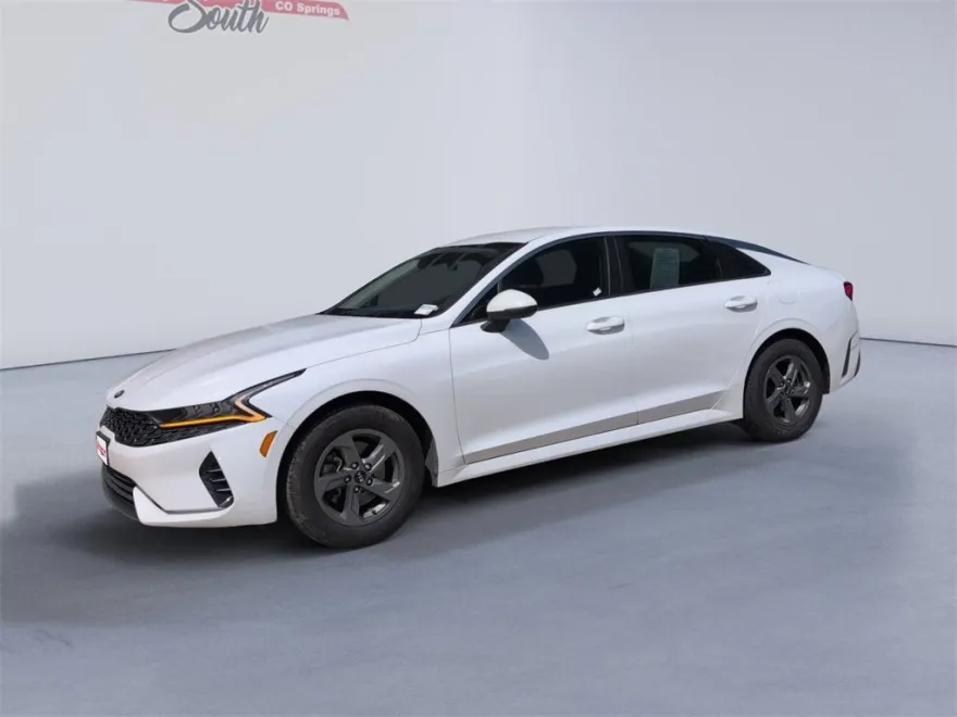 2021 Kia K5 LX photo 1