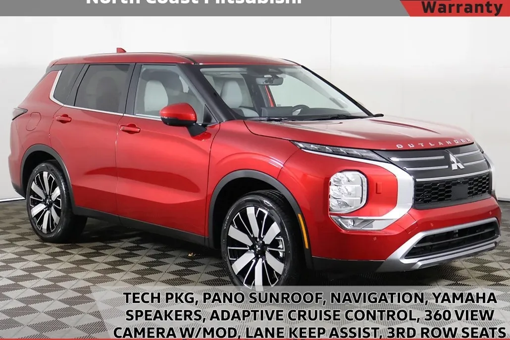 2025 Mitsubishi Outlander SE photo 1