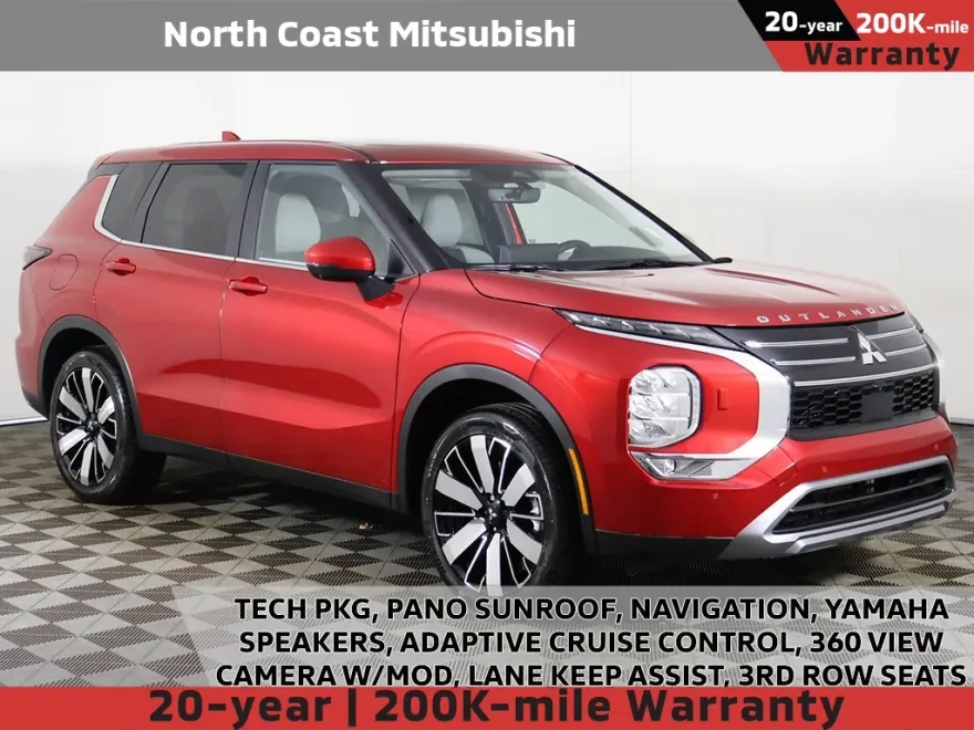 2025 Mitsubishi Outlander SE photo 1