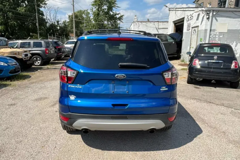 2017 Ford Escape SE Sport photo 1