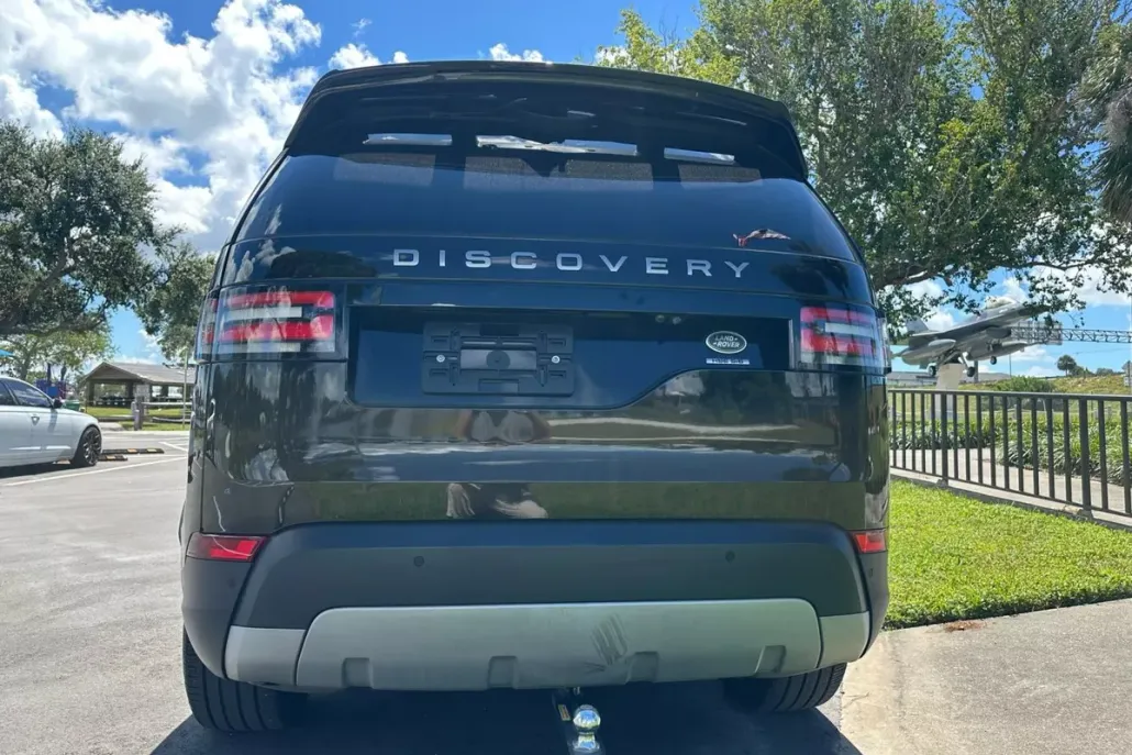 2019 Land Rover Discovery HSE photo 1