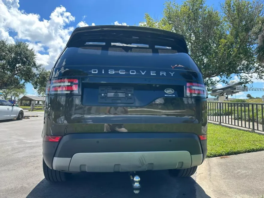 2019 Land Rover Discovery HSE photo 1