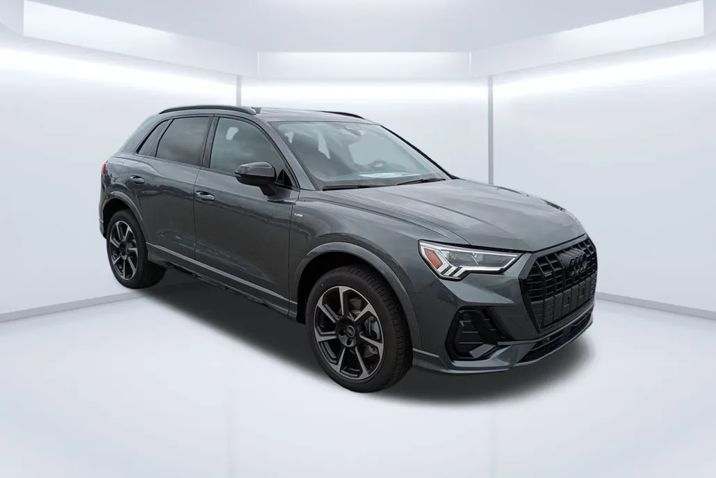 2025 Audi Q3 S line Premium Plus photo 1