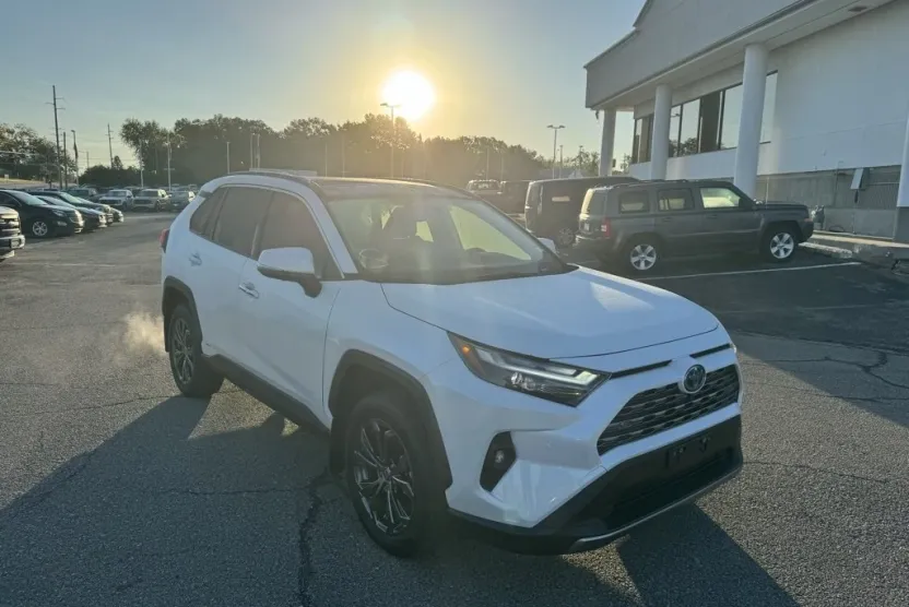 2024 Toyota RAV4 Hybrid Limited photo 1