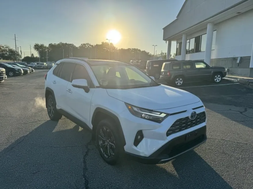 2024 Toyota RAV4 Hybrid Limited photo 1