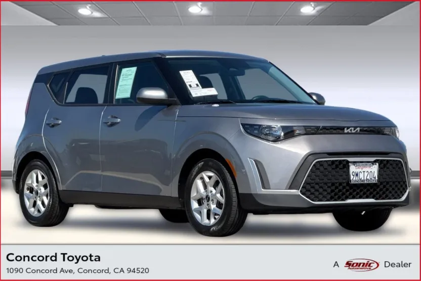 2024 Kia Soul LX photo 1