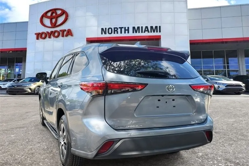 2023 Toyota Highlander Limited Platinum XLE XSE photo 1