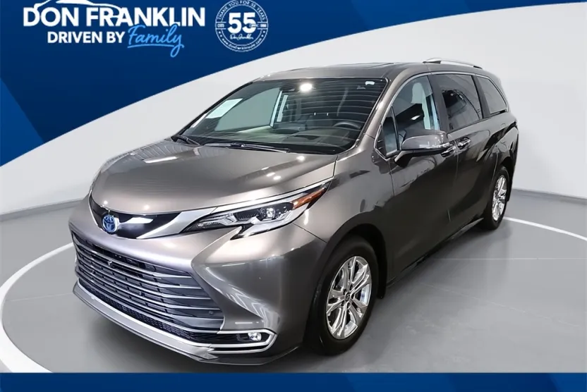 2023 Toyota Sienna Platinum photo 1