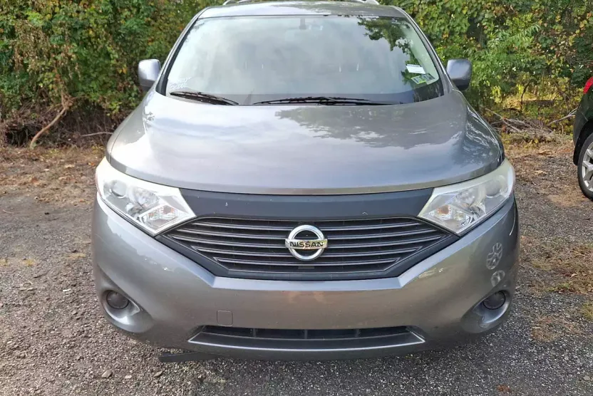 2015 Nissan Quest S photo 1