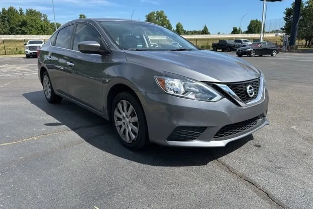 2019 Nissan Sentra S photo 1