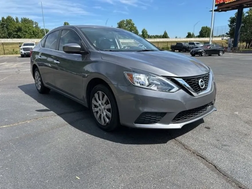 2019 Nissan Sentra S photo 1