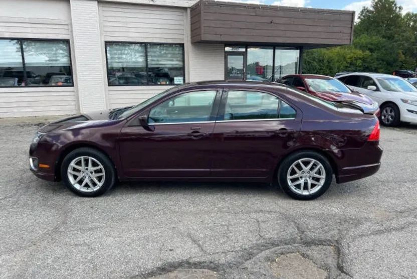 2011 Ford Fusion SEL photo 1