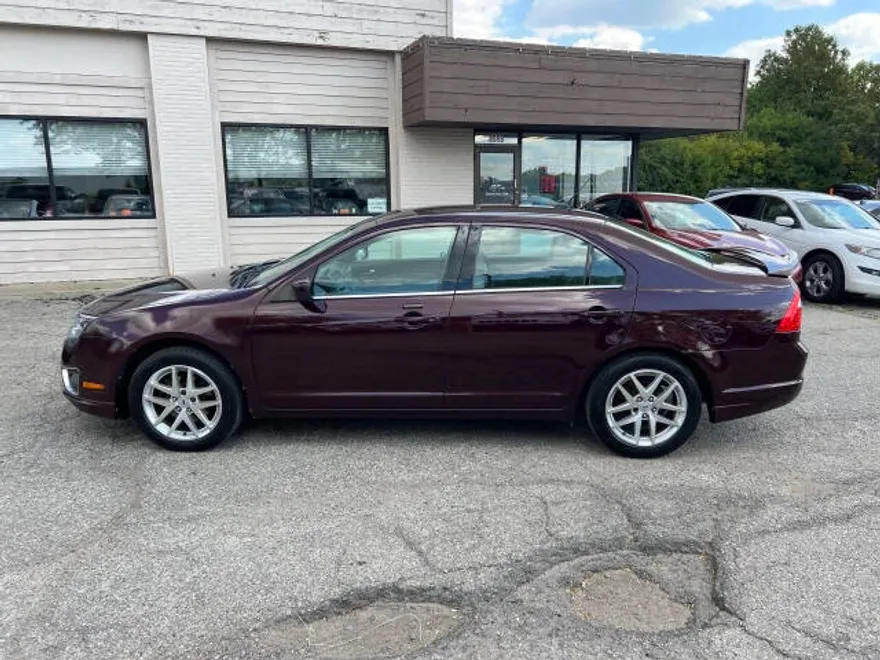 2011 Ford Fusion SEL photo 1