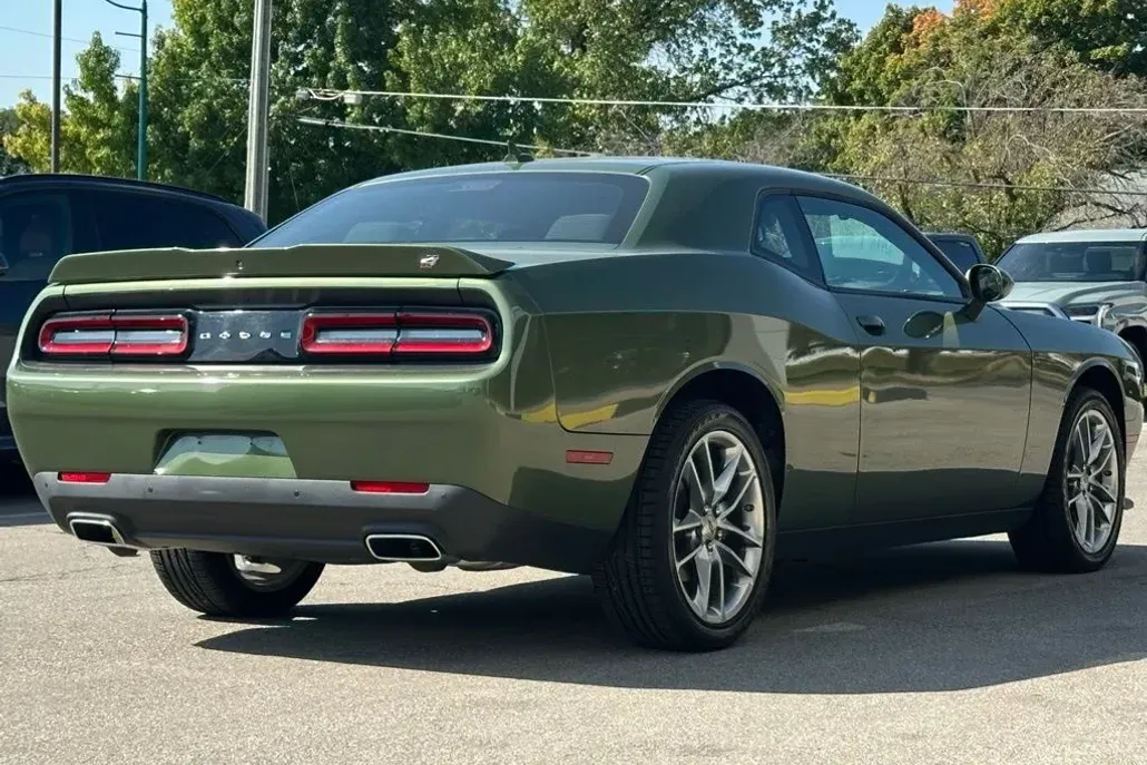 2022 Dodge Challenger GT photo 1