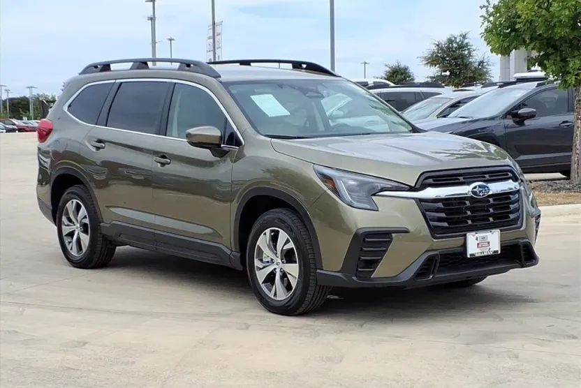 2025 Subaru Ascent Premium photo 1