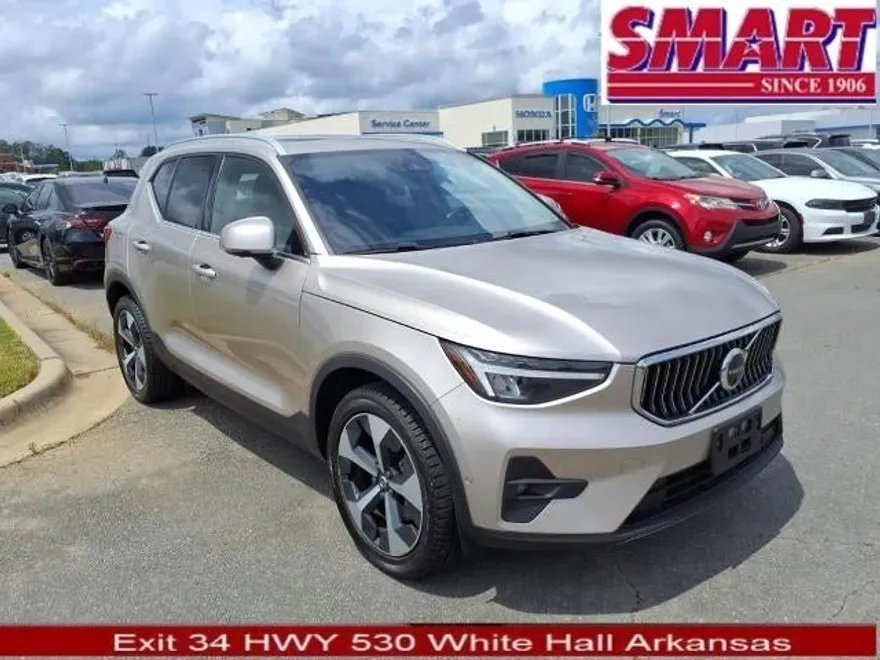 2023 Volvo XC40 Ultimate photo 1