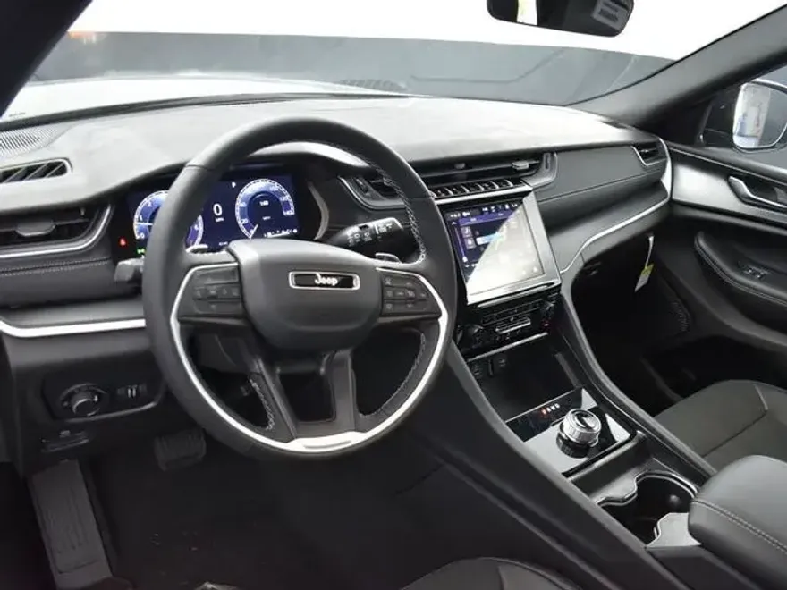 2025 Jeep Grand Cherokee Altitude X photo 1