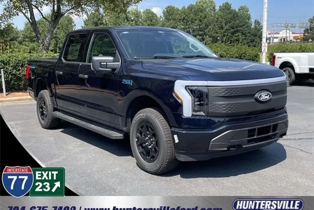 2025 Ford F-150 Lightning XLT photo 1