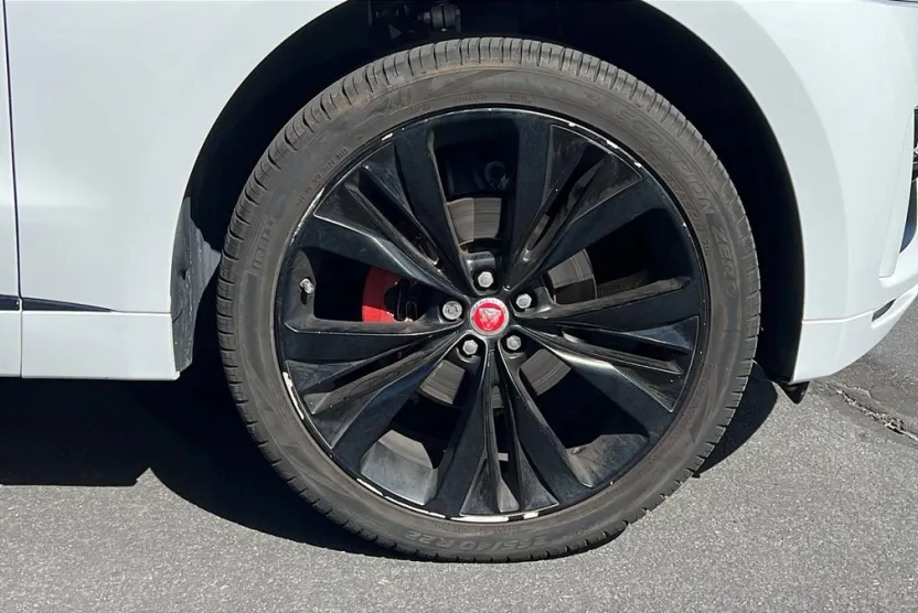 2019 Jaguar F-PACE R-Sport photo 1
