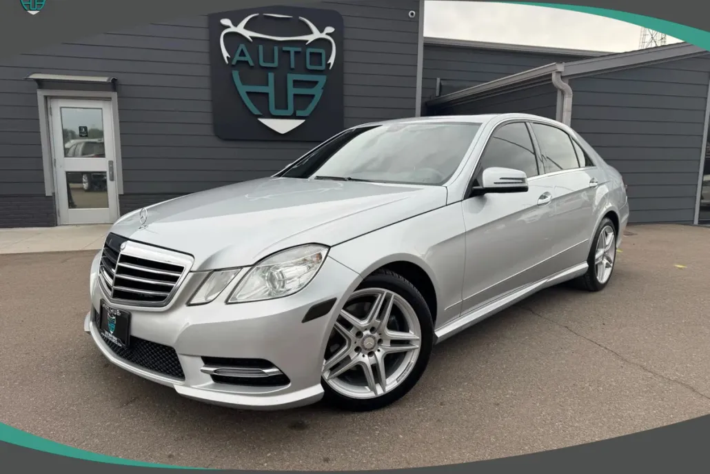 2013 Mercedes Benz E 350 4MATIC Sedan photo 1