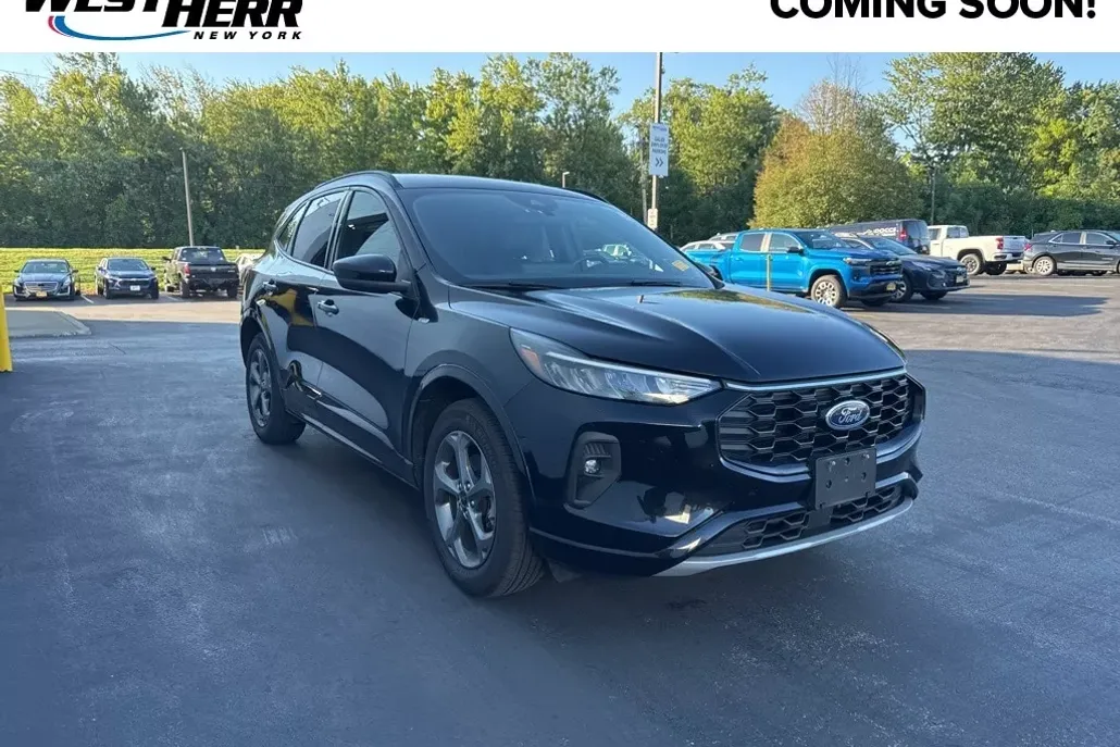 2024 Ford Escape ST-Line Select photo 1