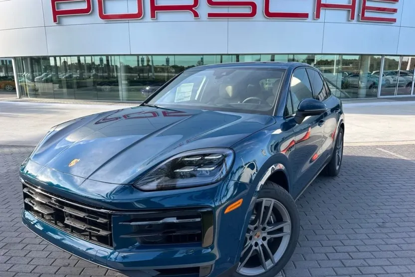 2025 Porsche Cayenne E-Hybrid photo 1