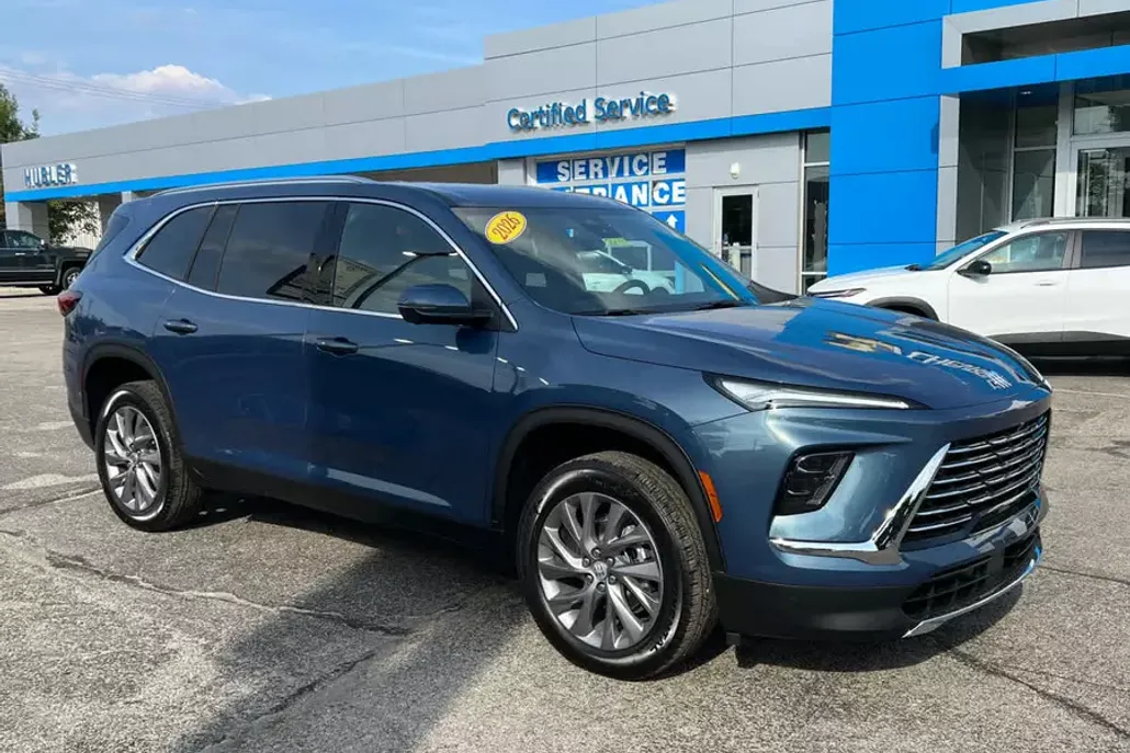 2026 Buick Enclave Preferred photo 1