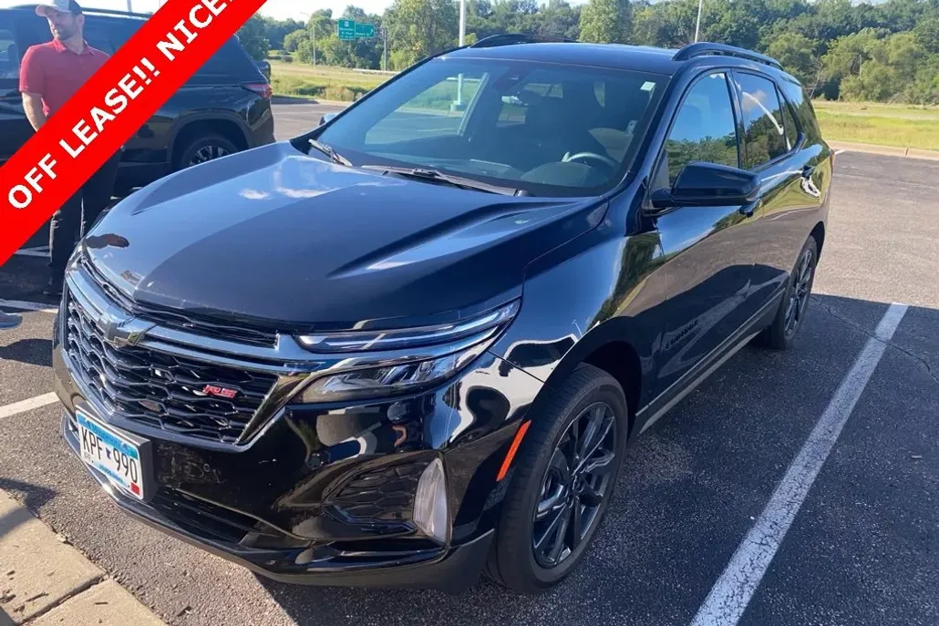 2023 Chevrolet Equinox RS photo 1