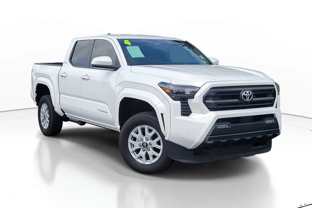2024 Toyota Tacoma SR5 photo 1
